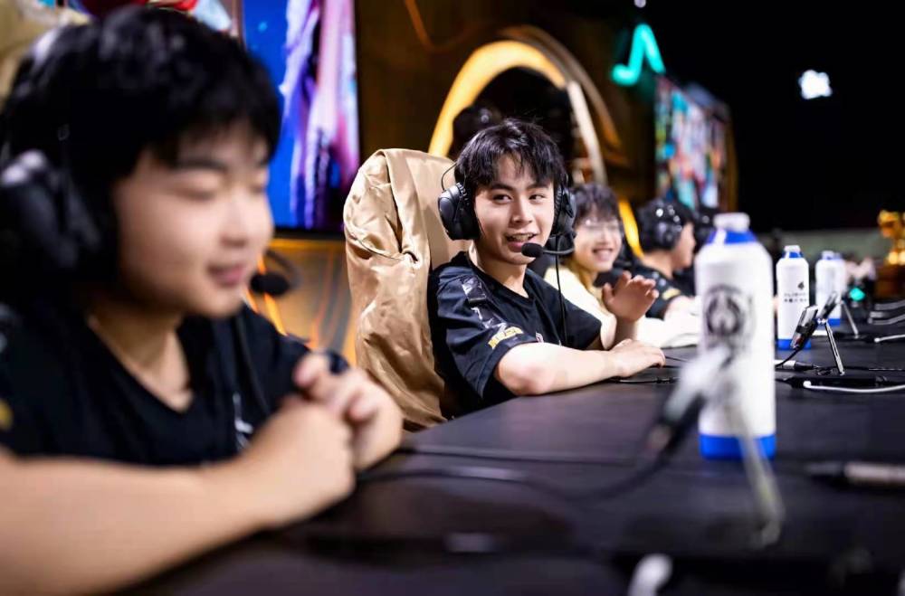 【前瞻】2025 LPL春季赛 WE vs ES，WE状态正佳有望重回前三