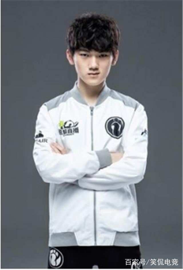 LPL春季赛今日首发名单：TES维持上场阵容不变 Xiaohu对上Rookie